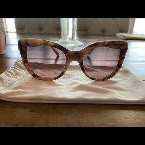 Tory Burch woman’s sunglasses